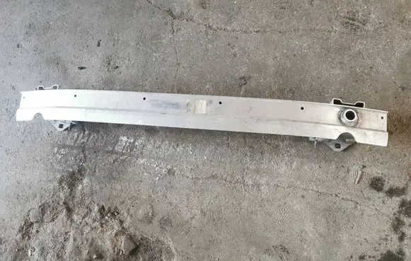 BMW 8 G14 Rear bumper cross member 7373849 1111018A 10031013DE