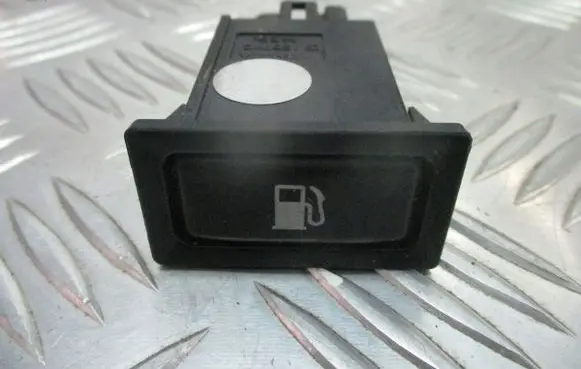 Toyota Avensis T250 Fuel tank opening switch 