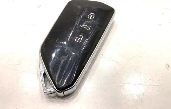 Skoda Octavia Mk4 Ignition key/card 