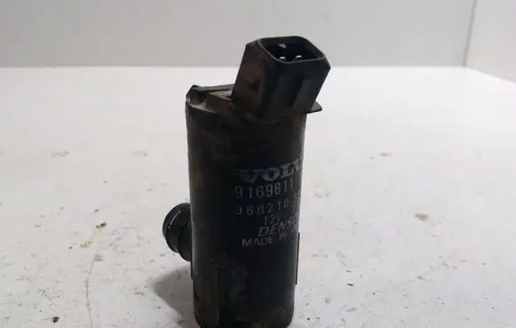 Volvo V70 Windscreen/windshield washer pump 9169611 0602103950