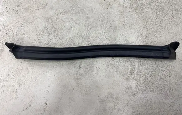 BMW 3 E46 Engine compartment rubber 