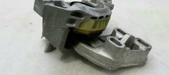 Mercedes-Benz GLA W156 X156 Gearbox mount A2462400617