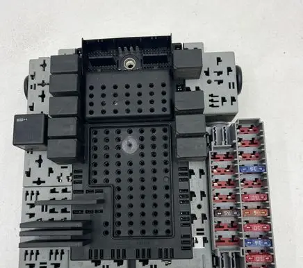 Volvo S80 Fuse module 8622520