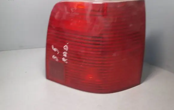 Volkswagen PASSAT B5 Rear/tail lights 3B9945112J