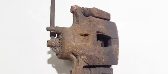 Toyota Corolla Verso E121 Front brake caliper