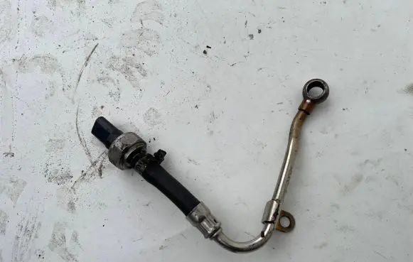 BMW 3 F30 F35 F31 Oil pressure sensor 7810181