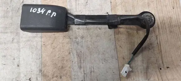 Nissan Altima Front seatbelt buckle