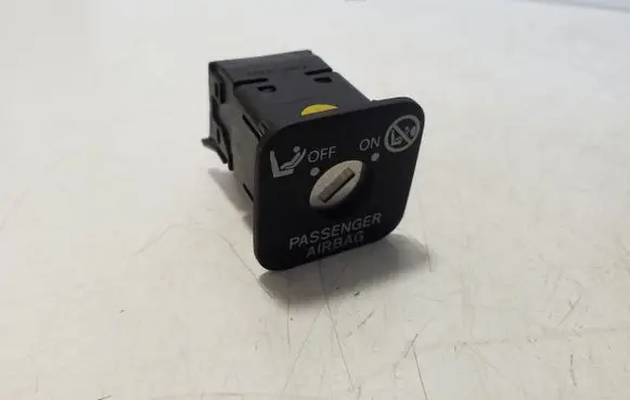 Toyota Prius (XW30) Passenger airbag on/off switch 1951D17