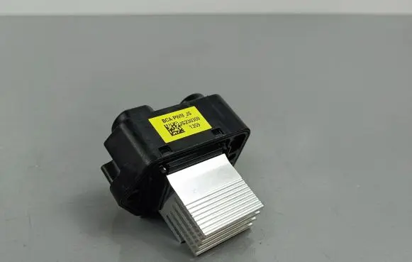 Hyundai Kona I Heater blower motor/fan resistor JS230309