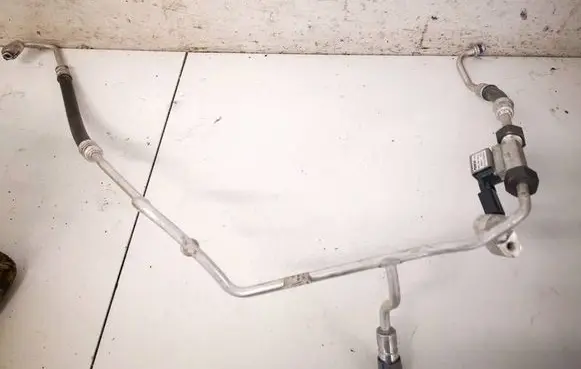 Volkswagen ID.3 Air conditioning (A/C) pipe/hose 8R0260696B 09042201S