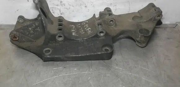 Volkswagen Golf IV Engine mounting bracket 045903143C