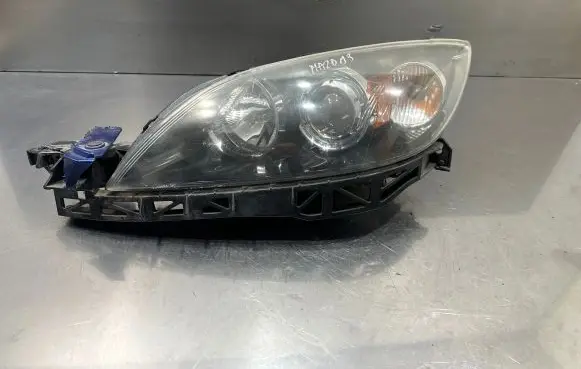 Mazda 3 I Headlight/headlamp P2951
