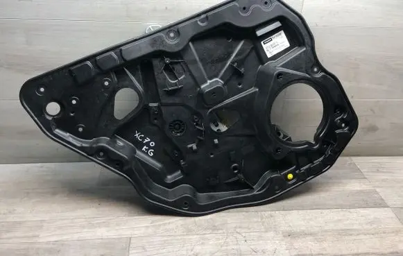 Rear window lifting mechanism without motor