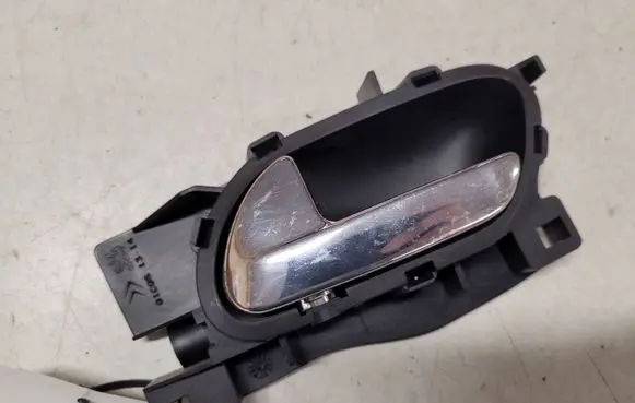 Citroen C4 I Front door interior handle 96435311