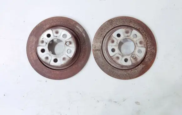 BMW 1 F40 Rear brake disc 6861013 2457091