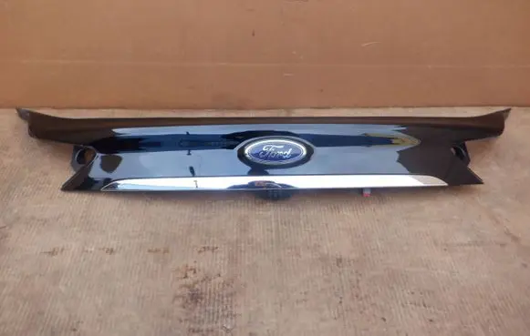 Ford Edge II Trunk door license plate light bar R43404