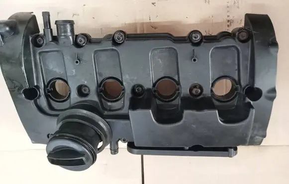 Volkswagen PASSAT B6 Rocker cam cover 06F103469F
