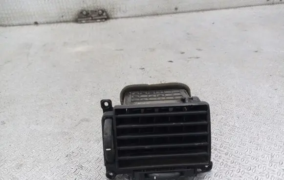 KIA Cerato Dash center air vent grill LD84885A