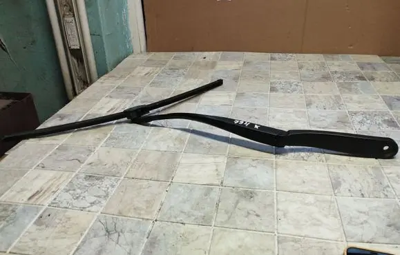 BMW 7 F01 F02 F03 F04 Front wiper blade arm 61617182459