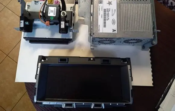 Jaguar F-Type Radio/CD/DVD/GPS head unit