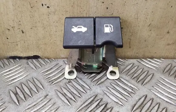 Nissan Qashqai Engine bonnet (hood) release handle