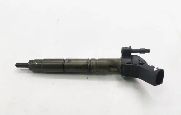 Chrysler 300 - 300C Fuel injector A6420700587 0445115027