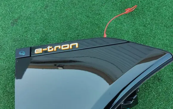 Audi e-tron Electric car charge socket 4KE971375 4KE810806