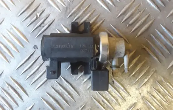 KIA Sorento Turbo solenoid valve 72190316