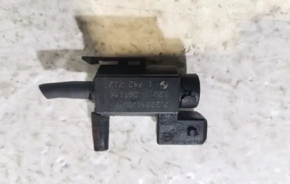 BMW 5 E60 E61 Turbo solenoid valve 72234100 1742712