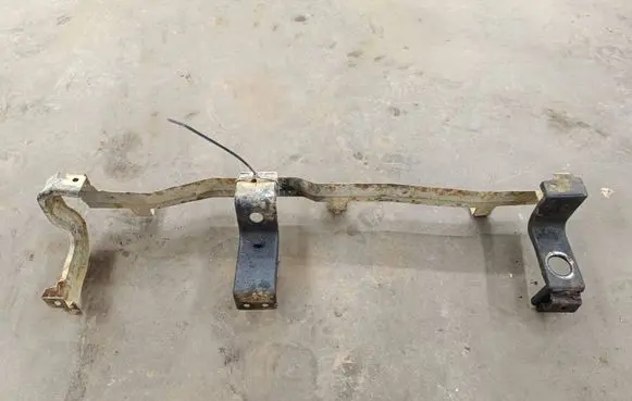 Nissan Navara D40 Headlight/headlamp mounting bracket 