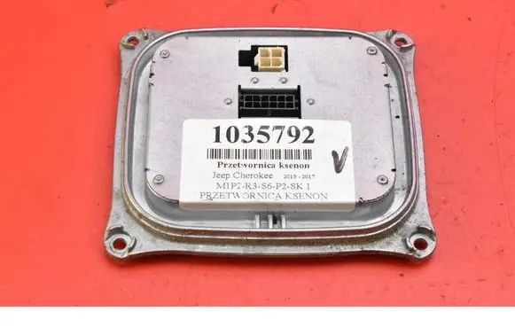 Jeep Grand Cherokee Voltage converter/converter module 130732948901