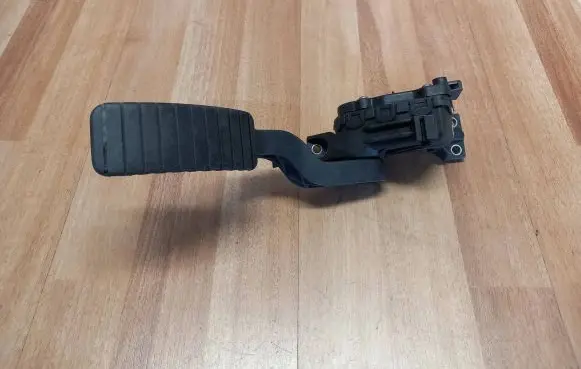 Renault Laguna II Accelerator throttle pedal 8200002904 6PV00811900