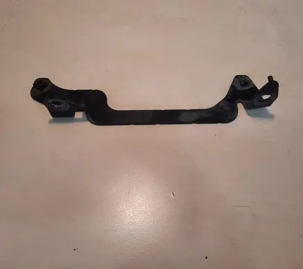 Audi A6 S6 C7 4G Radiator mount bracket 4G0121305AE