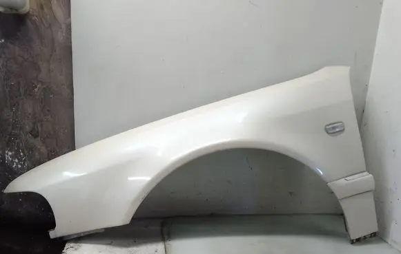 Audi A8 S8 D2 4D Fender 
