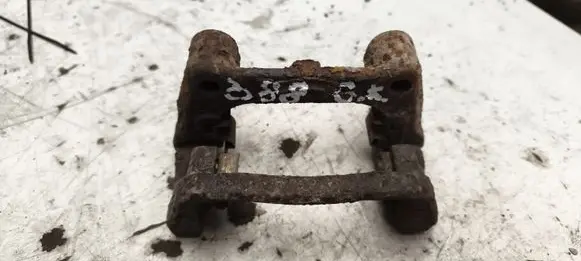 Opel Zafira A Rear brake pad spring 