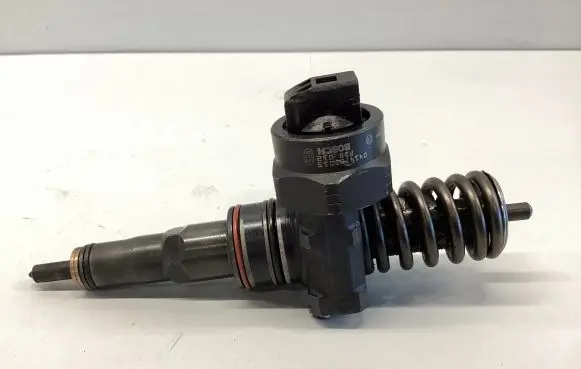 Audi A4 S4 B6 8E 8H Fuel injector 038130073J