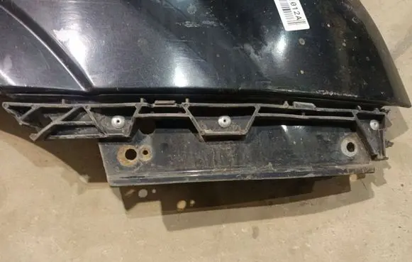 Opel Vectra C Front bumper mounting bracket 13140761