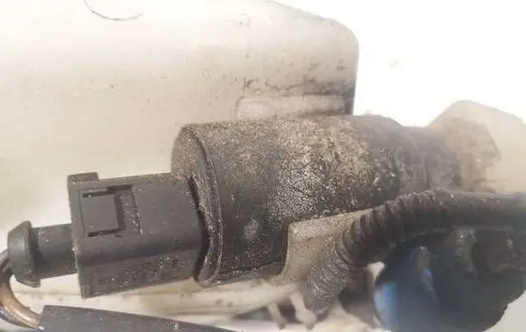 Audi A6 S6 C6 4F Windscreen/windshield washer pump 