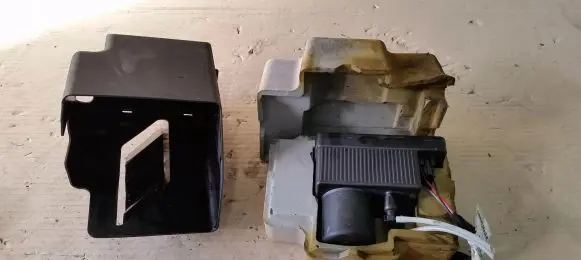 Mercedes-Benz C W203 Central locking vacuum pump 2038000048