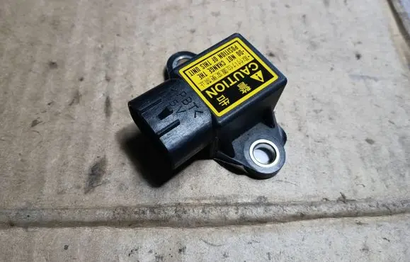 Toyota RAV 4 (XA20) Airbag deployment crash/impact sensor 8944160010 4991000410