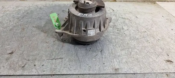Engine mount vacuum valve