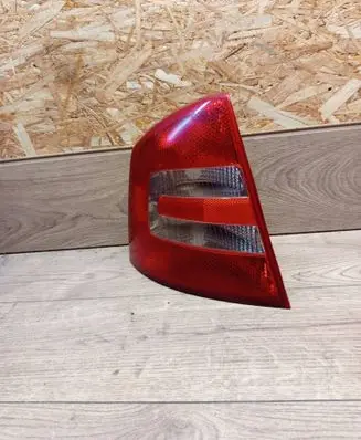 Skoda Octavia Mk2 (1Z) Rear/tail lights 086651909L