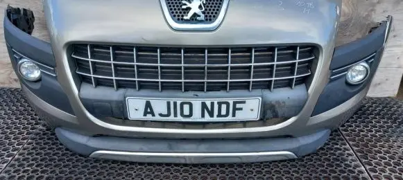 Peugeot 3008 I Front bumper