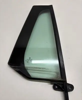 Volkswagen PASSAT B8 Rear vent window glass 3G9845214