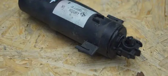 BMW 3 E90 E91 Headlight washer spray nozzle 13037710
