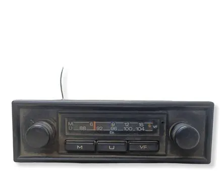 Volkswagen Jetta I Radio/CD/DVD/GPS head unit 670955
