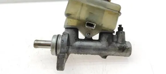 Subaru Legacy Master brake cylinder