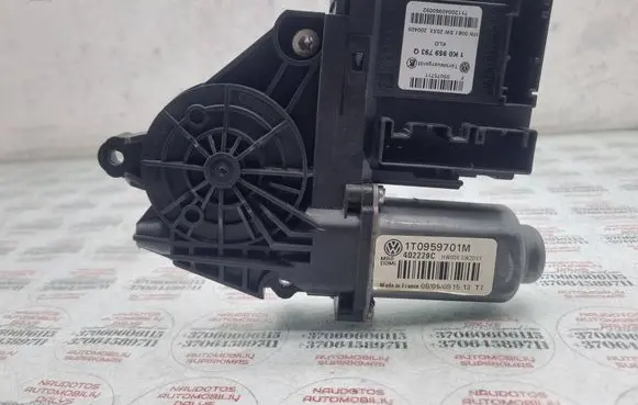 Volkswagen Touran I Front door window regulator motor 1T0959701M 1K0959793Q