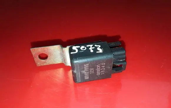 Mitsubishi Pajero Sport I Other relay MB627895 1624D