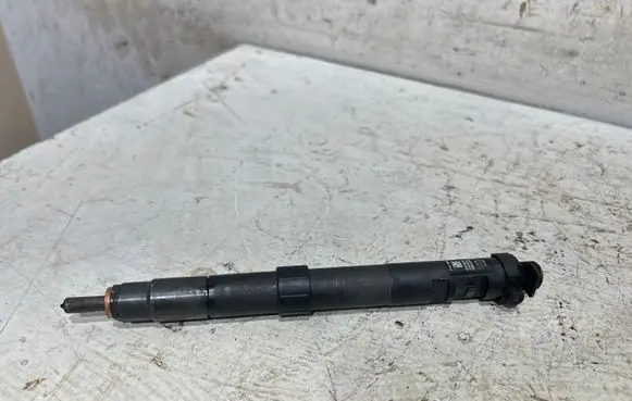 Peugeot 508 Fuel injector 9686191080